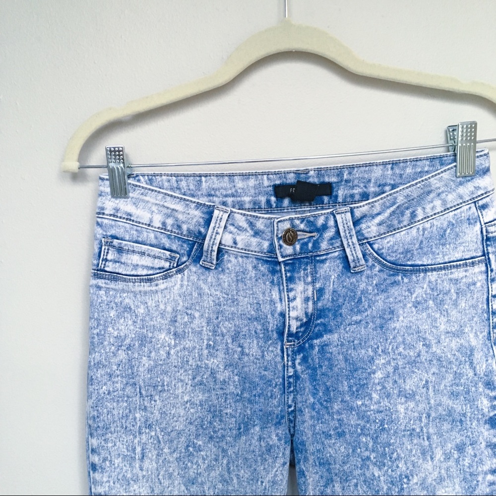 Forever 21 ~ acid wash skinny jeans
